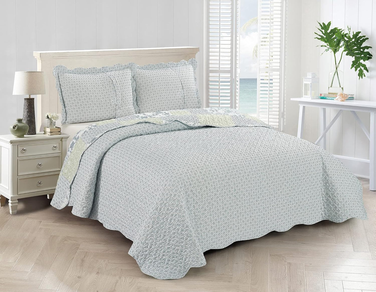 Brilliant Sunshine Multi Blue and Beige Floral Patchwork, 3-Piece Quilt Set with 2 Shams, Reversible Bedspread, Soft Lightweight Coverlet, All-Season, Full/Queen, Blue White