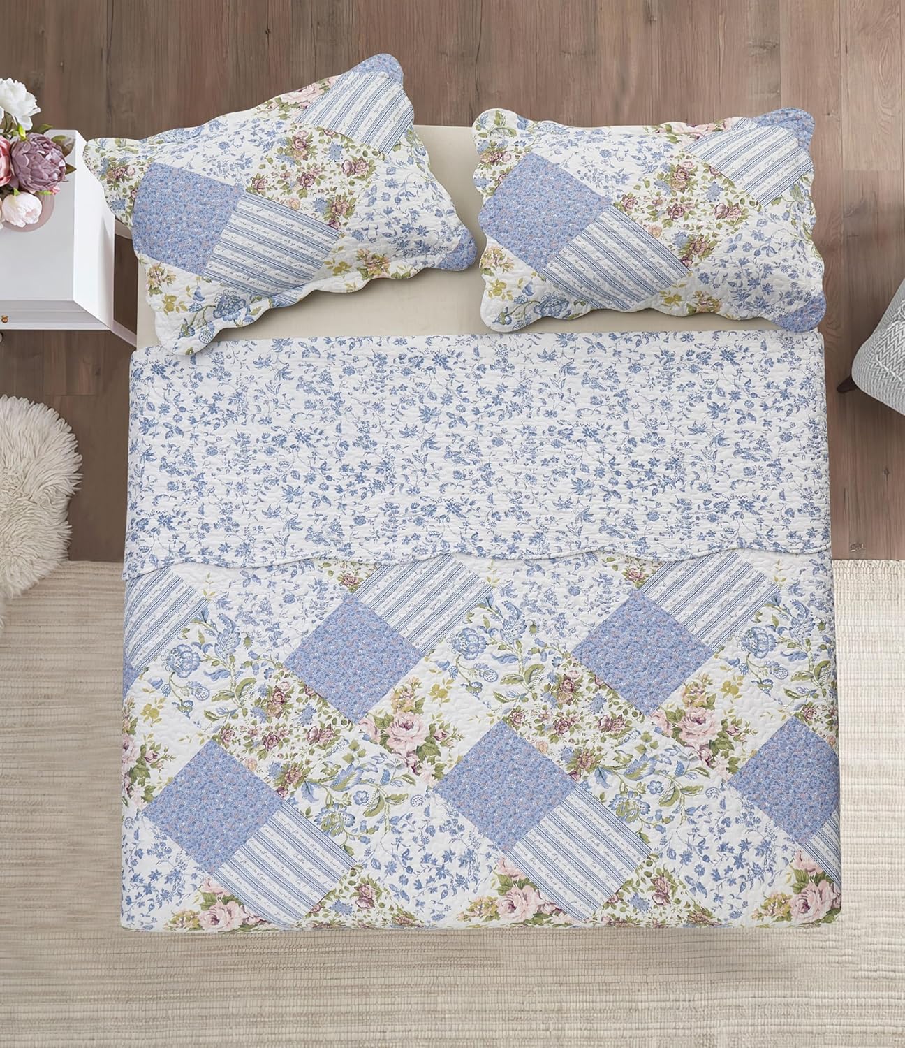 Brilliant Sunshine Blue Rose Patchwork, 3-Piece Quilt Set with 2 Shams, Reversible Bedspread, Soft Lightweight Coverlet, All-Season, King, Blue Rose