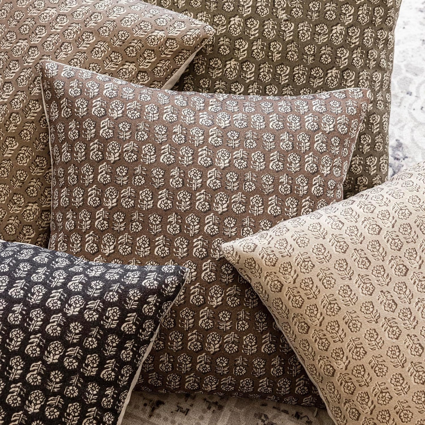 Foindtower Set of 2 Decorative Neutral Floral Print Throw Pillow Covers Vintage Accent Farmhouse Cushion Covers Boho Home Decor for Sofa Couch Chair Bedroom Living Room Outdoor,24×24 Inch,Brown