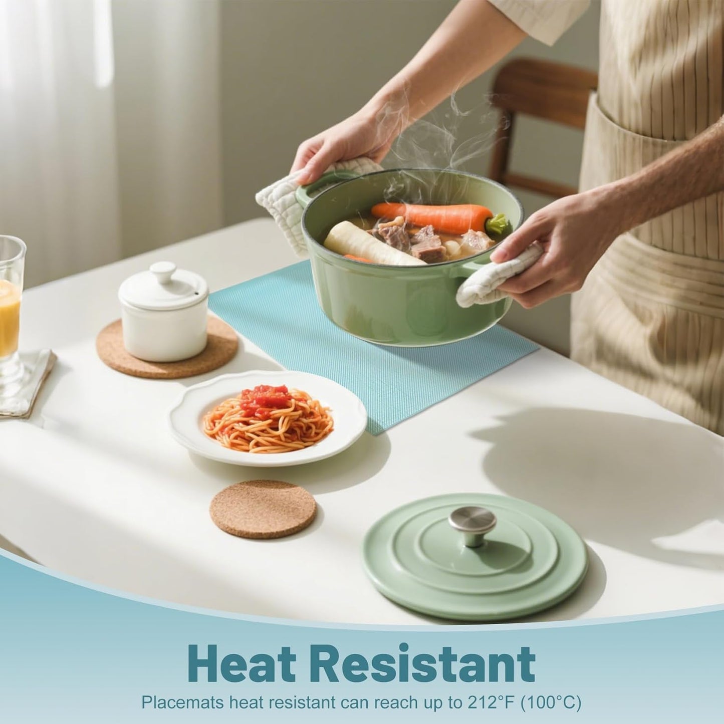 Placemats Set of 6，Non-Slip PVC Weave Table Mats Easy to Clean，Heat Resistant Place Mats for Kitchen Dining Table Decoration Indoor Outdoor，Blue