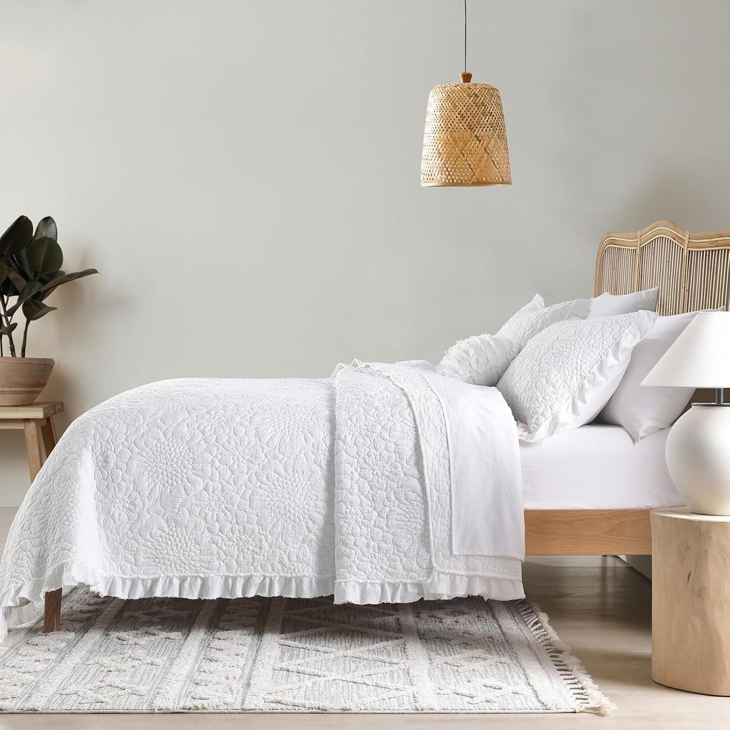 HORIMOTE HOME White Ruffled Quilt Twin Size, Stone-Washed Microfiber Lightweight Crinkled Farmhouse Rustic Shabby Chic Bedding Set, 2 Pieces Reversible Bedspread with Pillow Sham for All Season