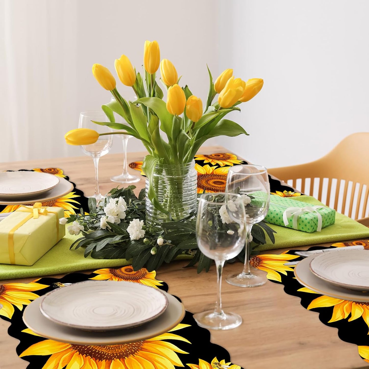 Sunflower Placemats Set of 6 Summer Plastic Table Mats Summer Floral Place Mats Washable Vinyl Seasonal Spring Sunflower Table Decoration for Indoor Outdoor Party Kitchen Dining