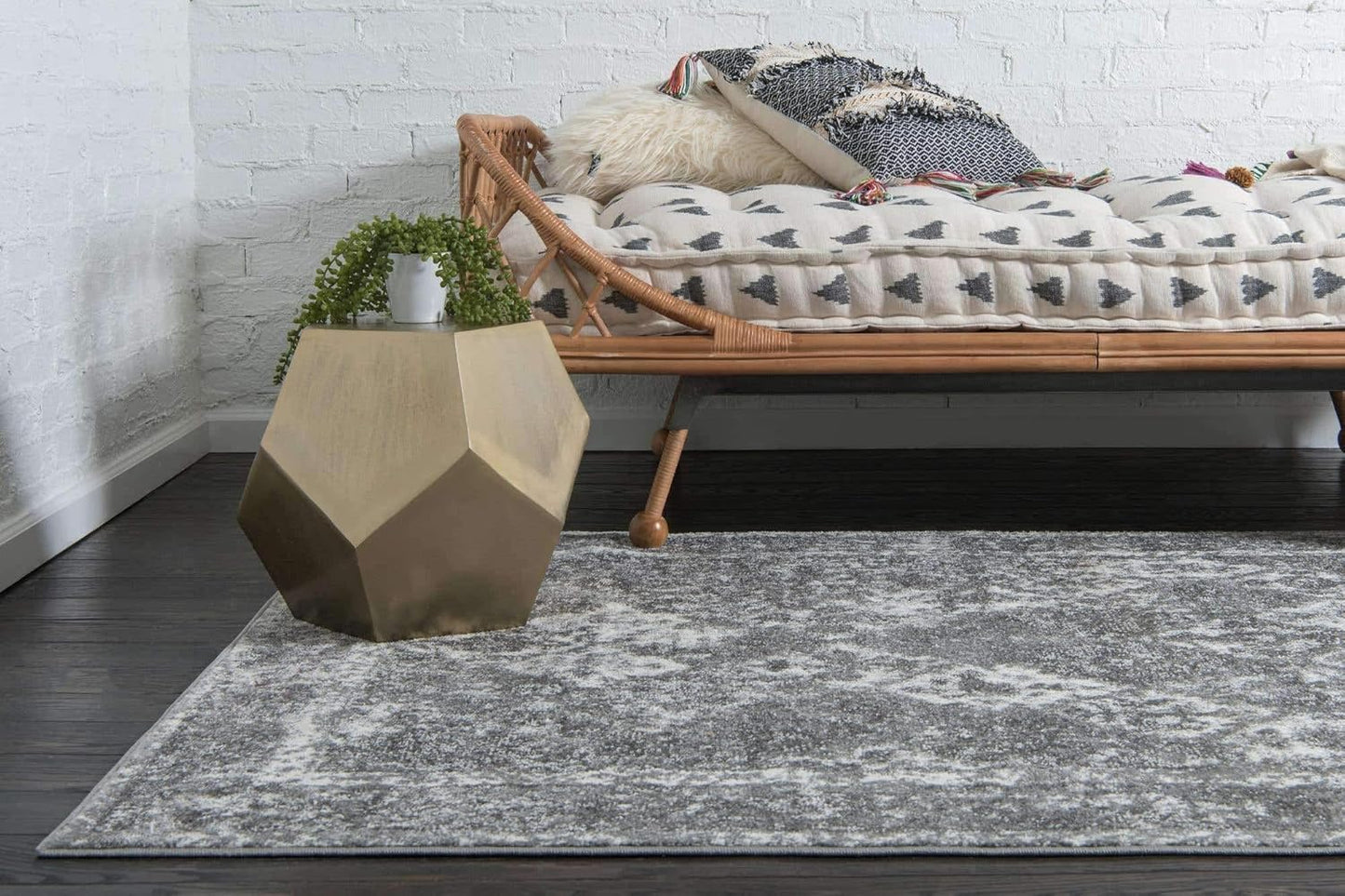 Unique Loom Rosso Collection Vintage, Traditional, Bohemian, Geometric, Distressed, Southwestern Area Rug, 4' 0" x 6' 0", Gray/Ivory