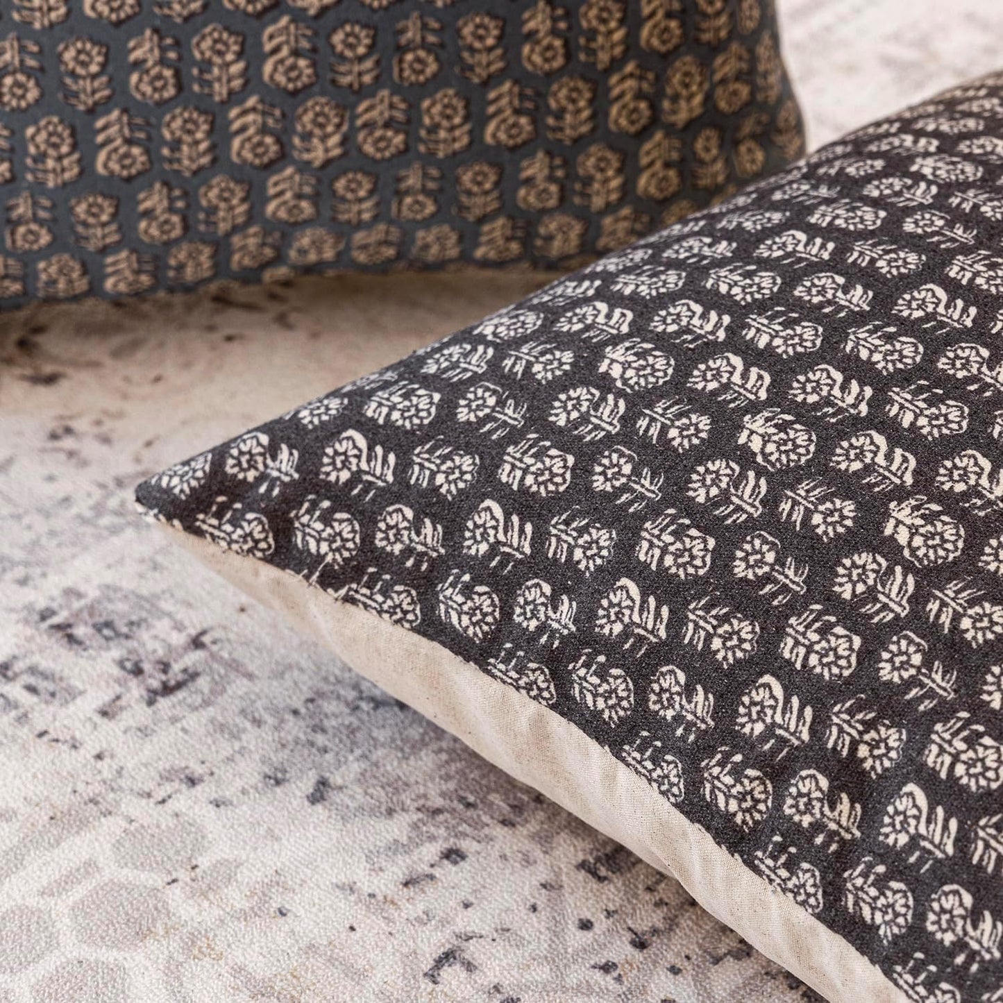 Foindtower Set of 2 Decorative Neutral Floral Print Throw Pillow Covers Vintage Accent Farmhouse Cushion Covers Boho Home Decor for Sofa Couch Chair Bedroom Living Room Outdoor,24×24 Inch,Black