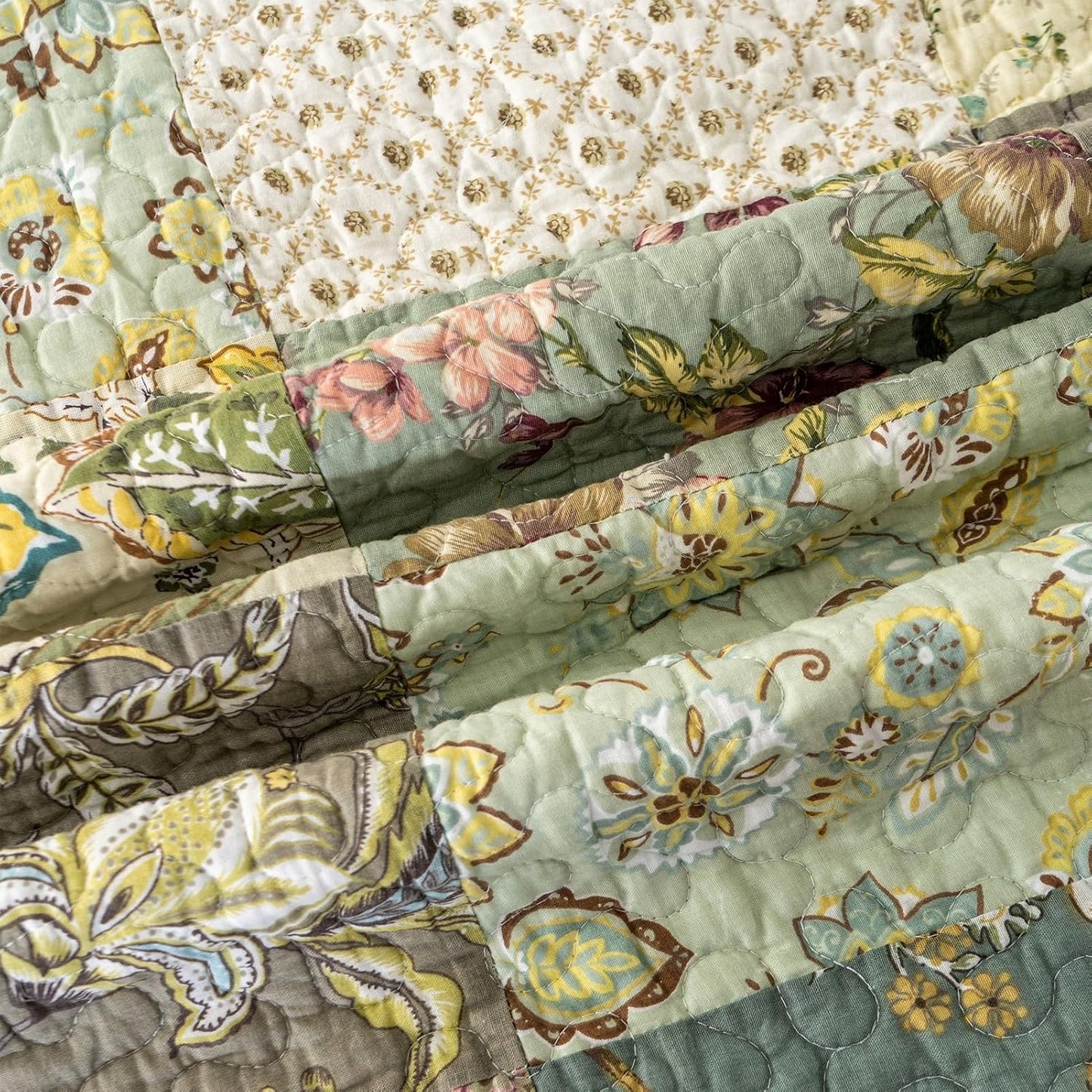 YAYIDAY Quilt King Size Patchwork Bedspread Set - 100% Cotton Reversible Breathable Floral Quilted Quilt with Pillow Shams Fit All Season