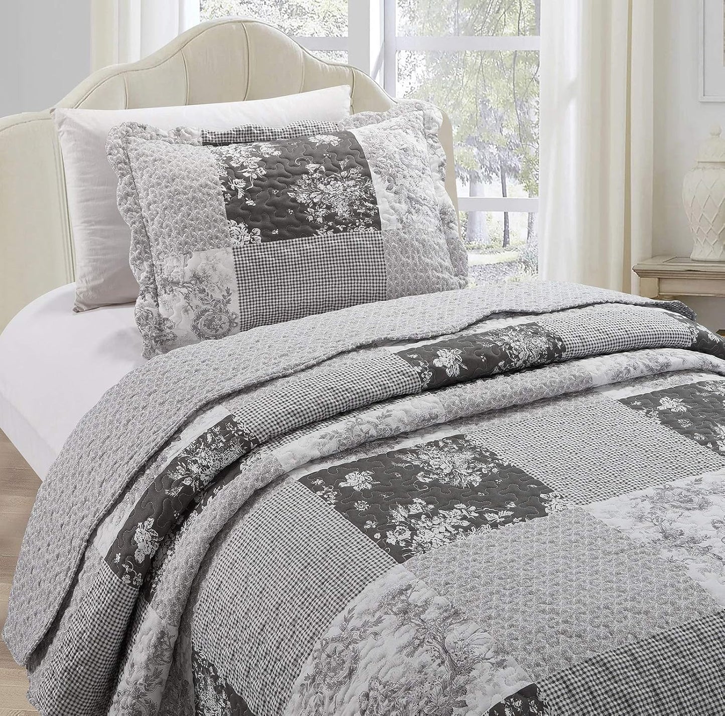 Brilliant Sunshine Grey Toile Floral Patchwork, 2-Piece Quilt Set with 1 Sham, Reversible Bedspread, Soft Lightweight Coverlet, All-Season, Twin, Grey