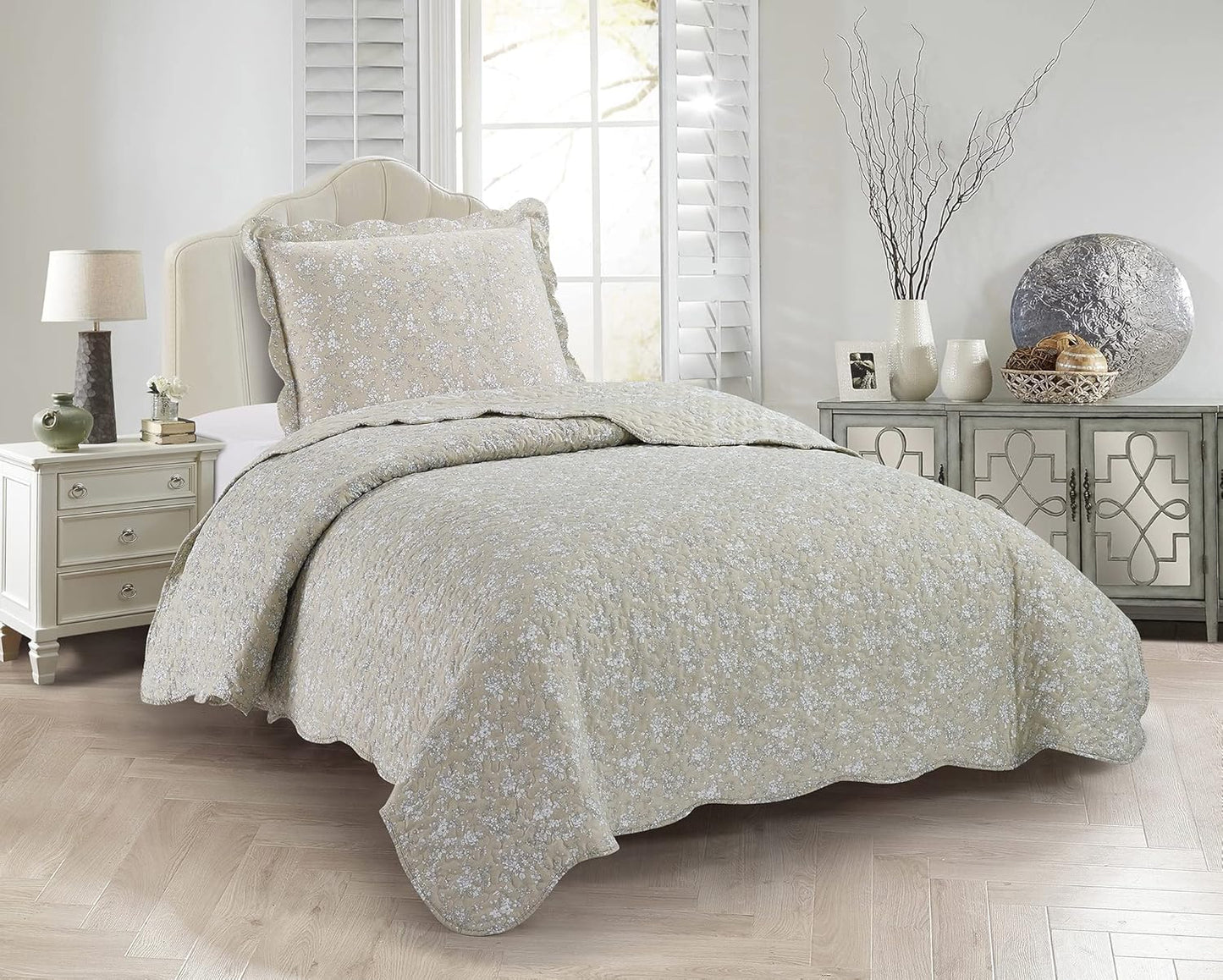 Brilliant Sunshine Classic Grey Floral Toile in Beige Background, 2-Piece Quilt Set with 1 Sham, Reversible Bedspread, Soft Lightweight Coverlet, All-Season, Twin, Beige