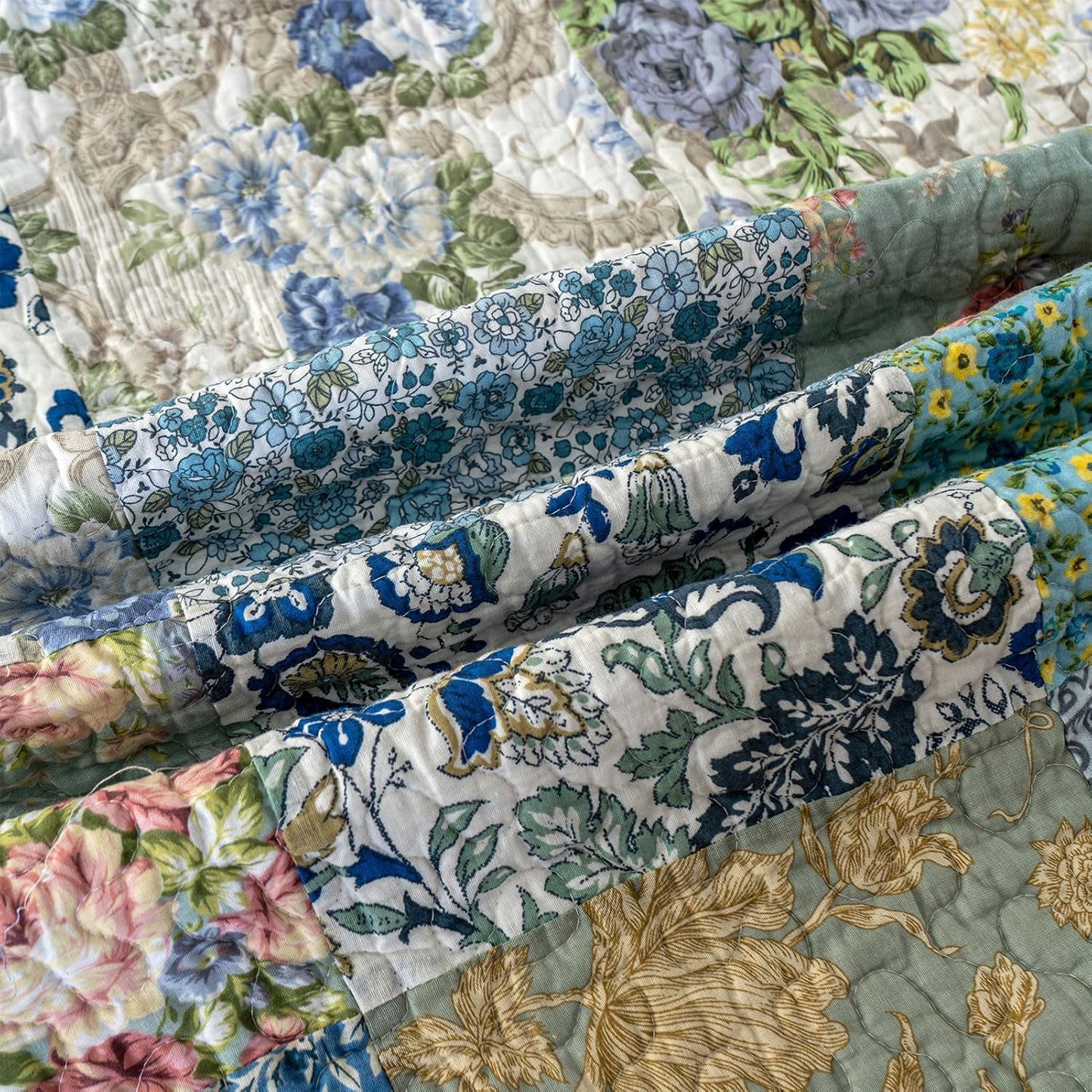 YAYIDAY Oversized Queen Quilt Set Patchwork Bedspread (110x118 Inch) - 100% Cotton Reversible Breathable Floral Quilted Coverlet with Pillow Shams Fit All Season