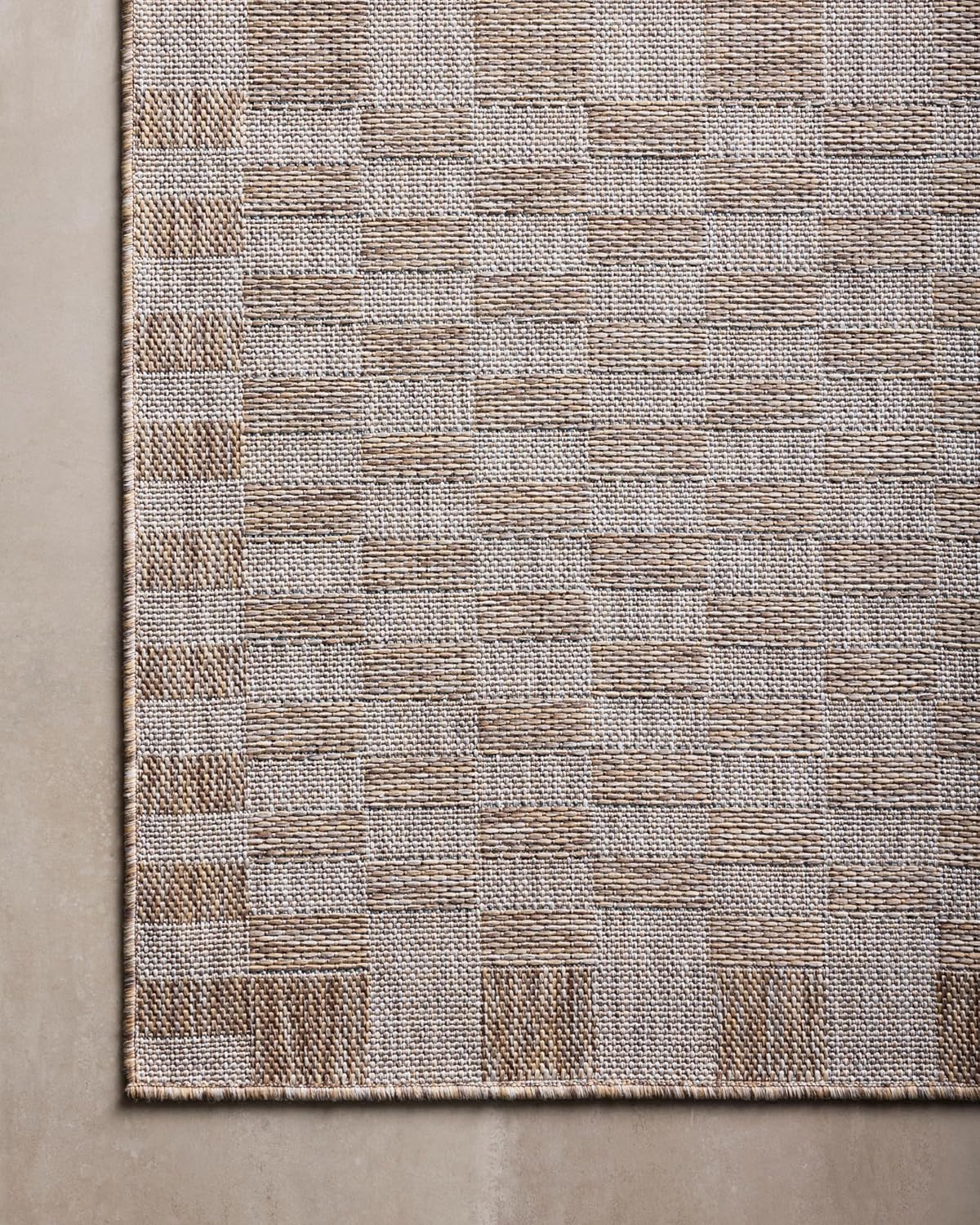 Loloi Amber Lewis Topanga Collection TOP-03 Natural/Dove 3'-11" x 5'-11" Indoor/Outdoor Accent Rug