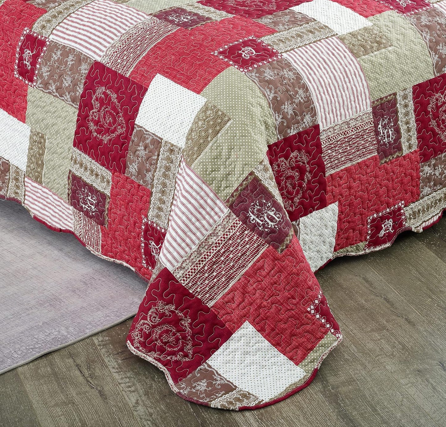 Brilliant Sunshine BurgundyHeart Love, Floral and Lace Patchwork, 3-Piece Quilt Set with 2 Shams, Reversible Bedspread, Soft Lightweight Coverlet, All-Season, Full/Queen, Burgundy
